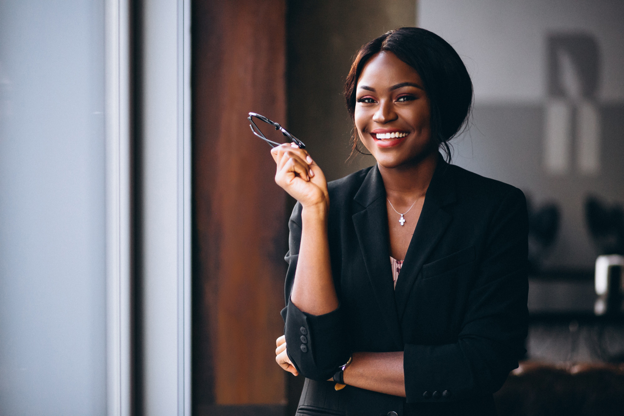 african-american-business-woman-by-window_786.jpg